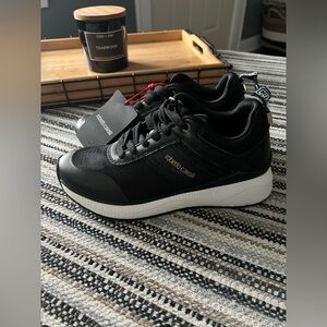 NWT: Roberto Cavalli Black Sneaker
